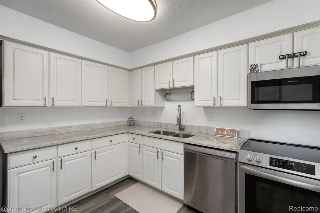 19272 Northridge Drive Northville Township MI 48167