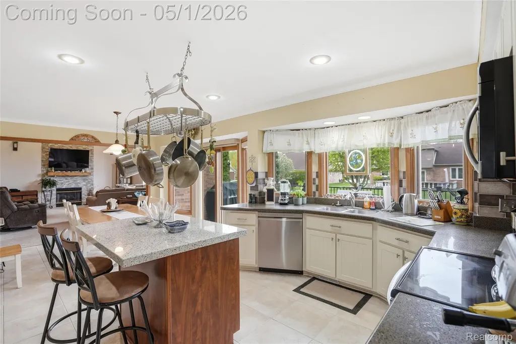 14428 Glen Eagle Court Shelby Charter Township MI 48315