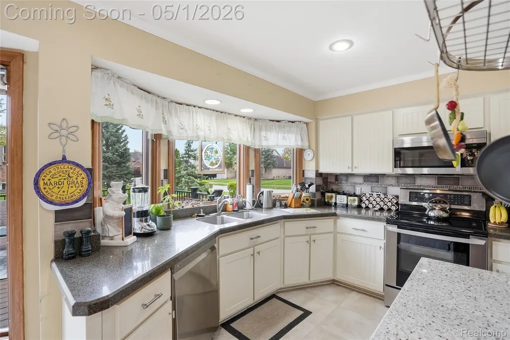 14428 Glen Eagle Court Shelby Charter Township MI 48315