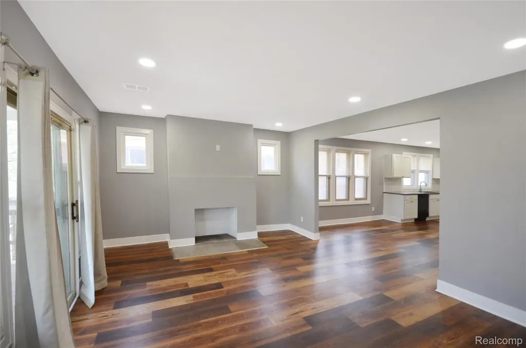 2253 Gladstone Street Detroit City MI 48206