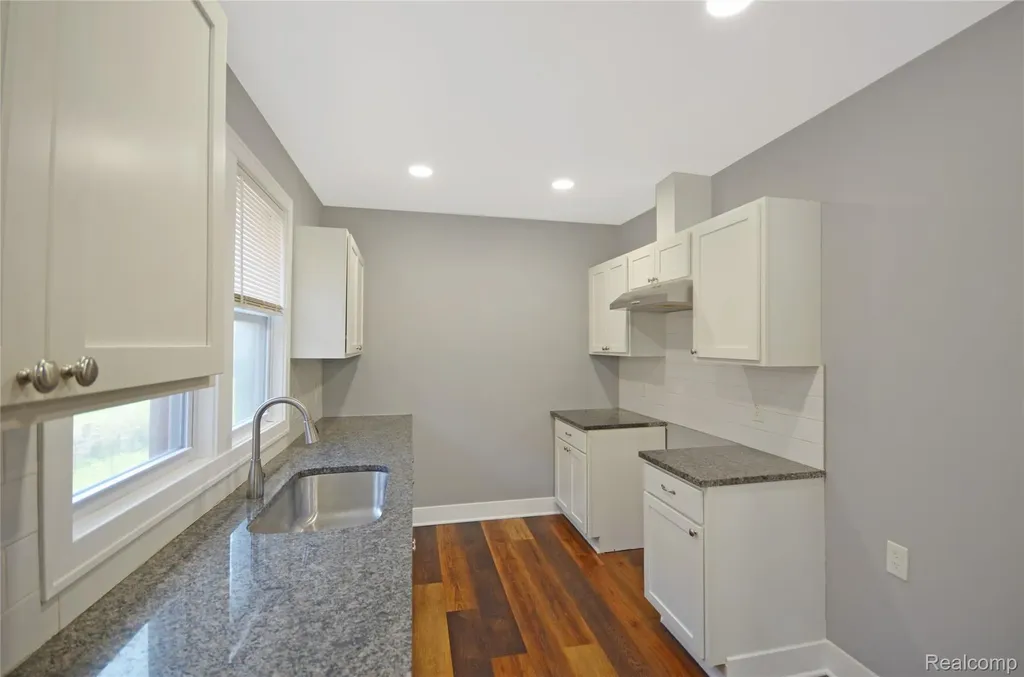 2253 Gladstone Street Detroit City MI 48206