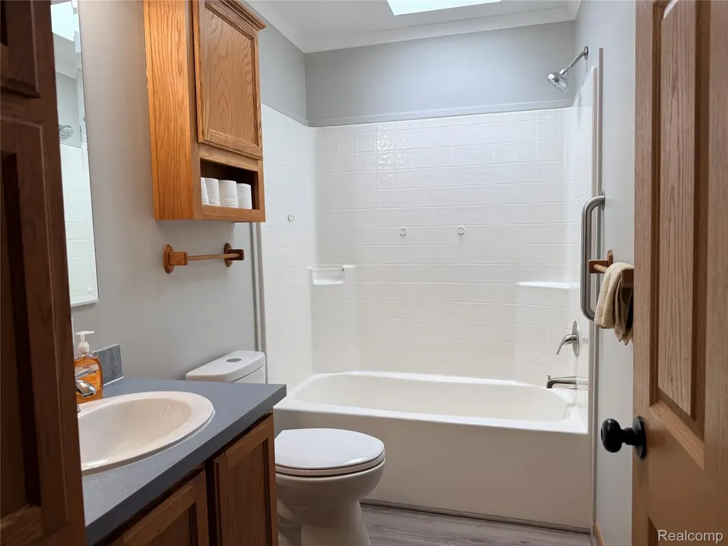 3211 Keewahdin Road Fort Gratiot Charter Township MI 48059