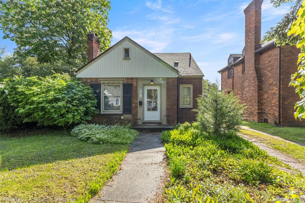 9616 Auburndale Street Livonia City MI 48150