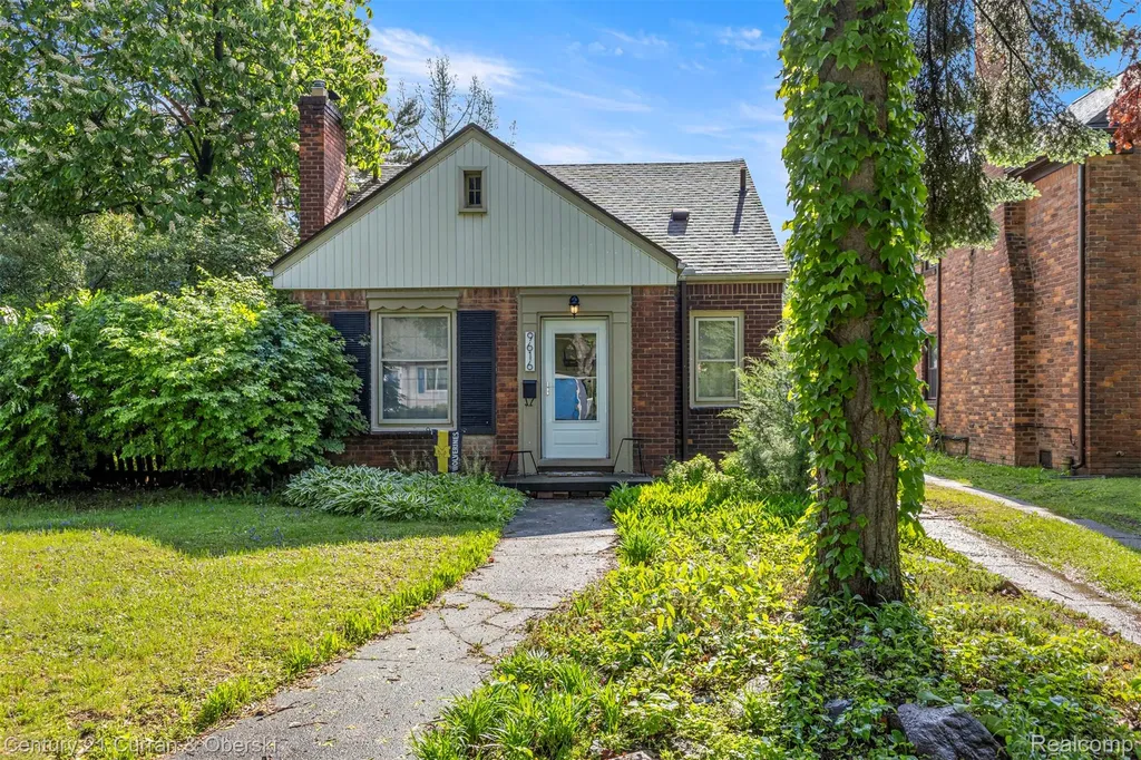 9616 Auburndale Street Livonia City MI 48150
