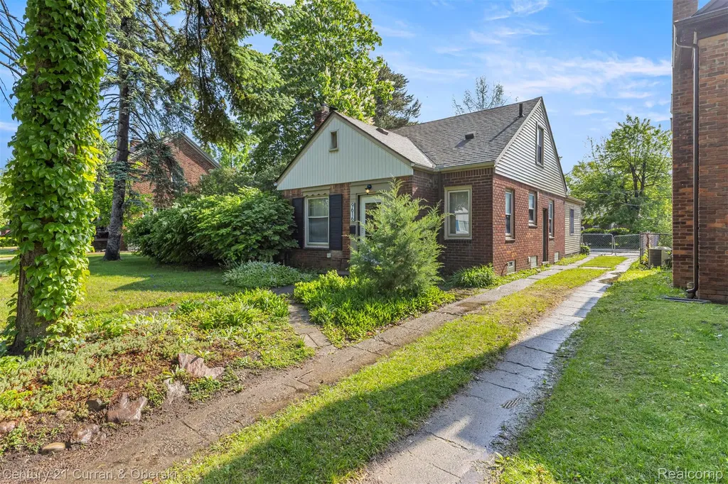 9616 Auburndale Street Livonia City MI 48150