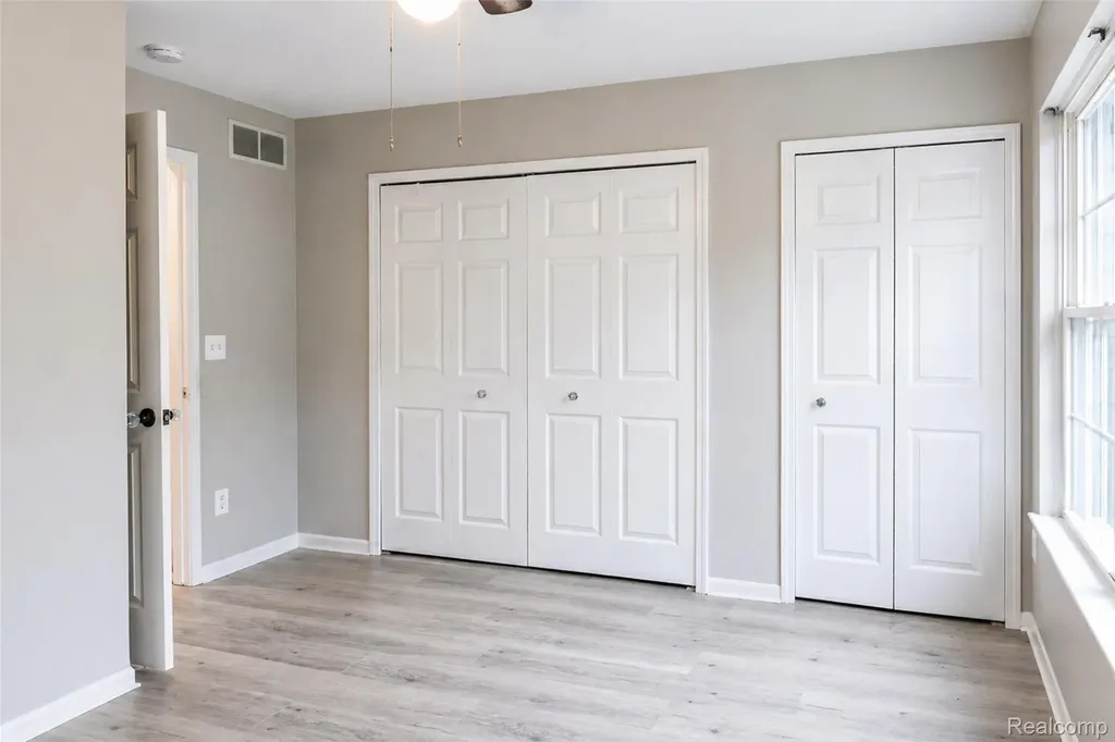 29516 Hunter Street Brownstown Charter Township MI 48183