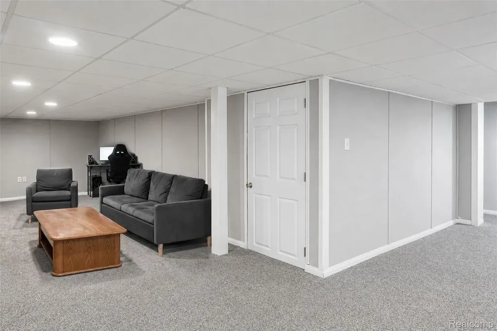 29516 Hunter Street Brownstown Charter Township MI 48183