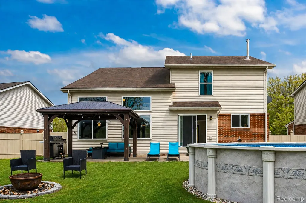 29516 Hunter Street Brownstown Charter Township MI 48183