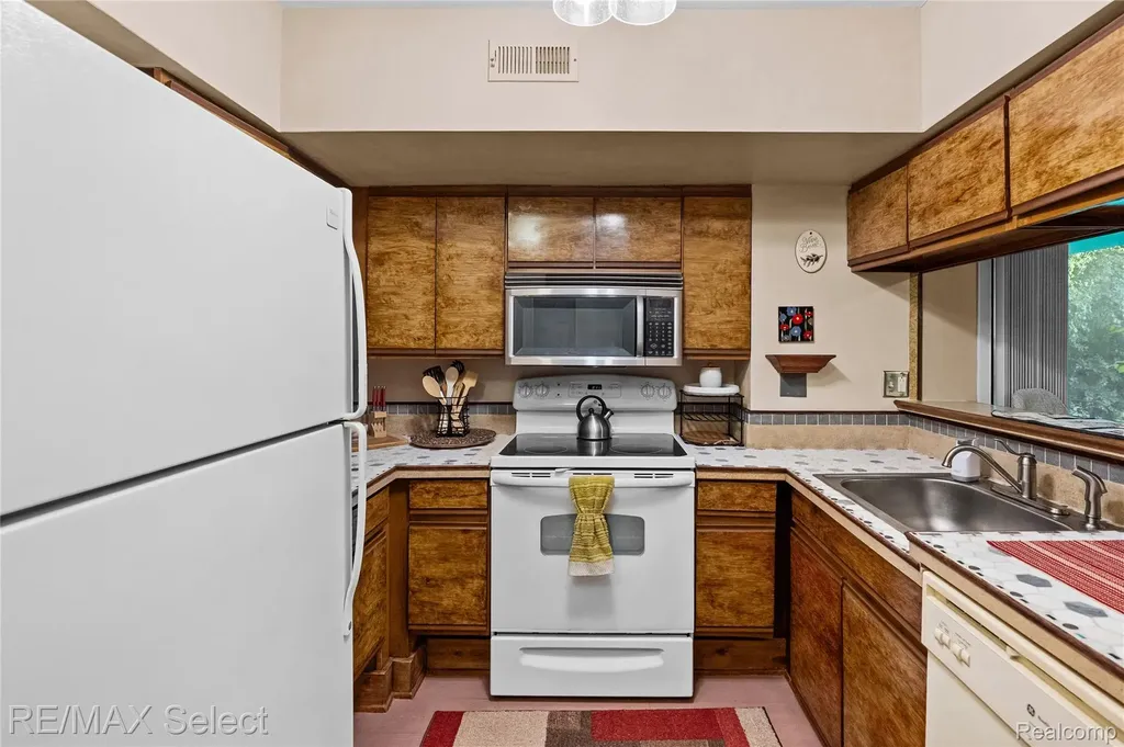 250 Briarcrest Drive Ann Arbor City MI 48104