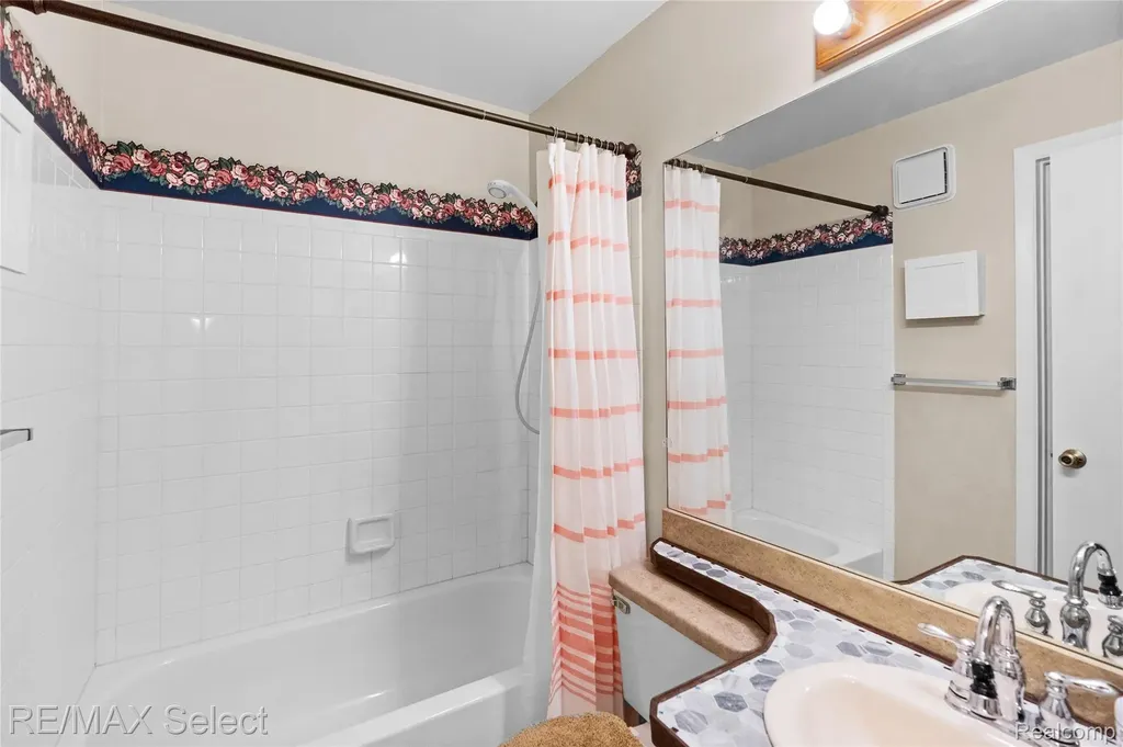 250 Briarcrest Drive Ann Arbor City MI 48104