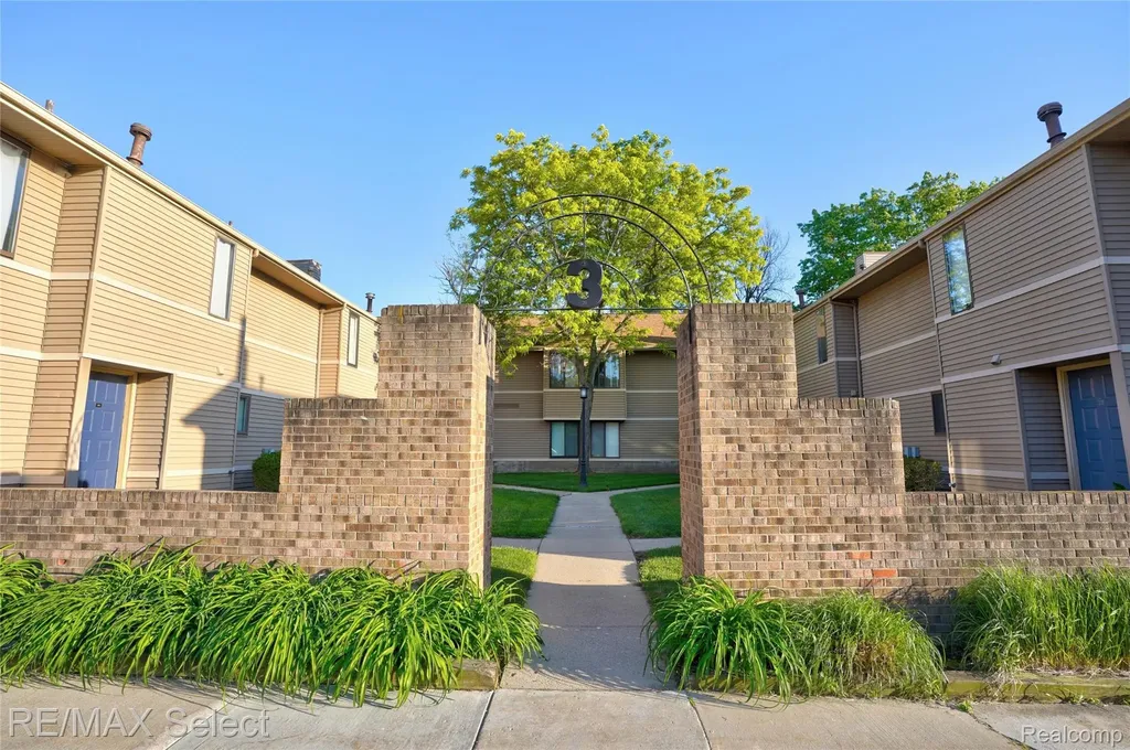 250 Briarcrest Drive Ann Arbor City MI 48104