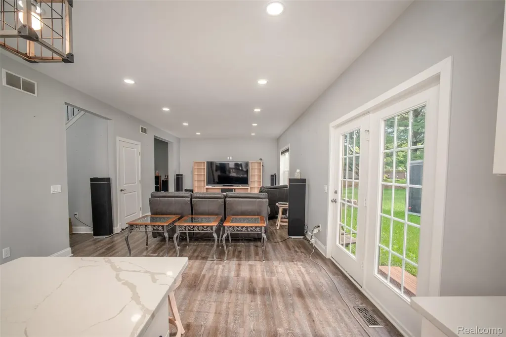 11913 Tuttle Hill Road Augusta Charter Township MI 48191