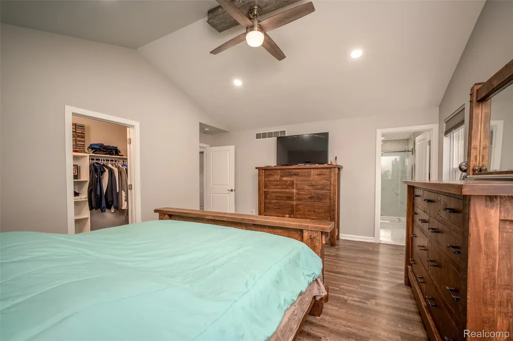 11913 Tuttle Hill Road Augusta Charter Township MI 48191