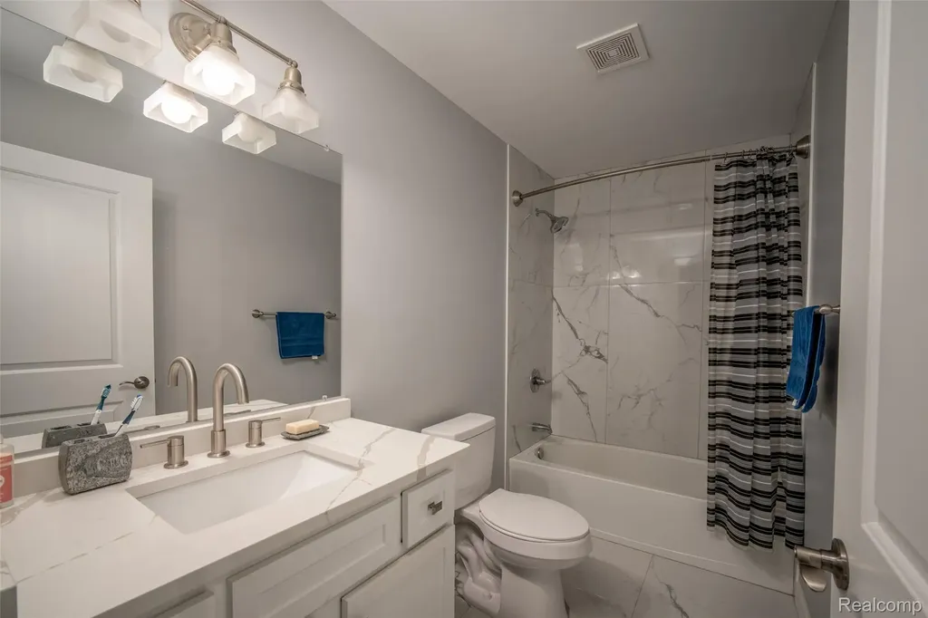 11913 Tuttle Hill Road Augusta Charter Township MI 48191