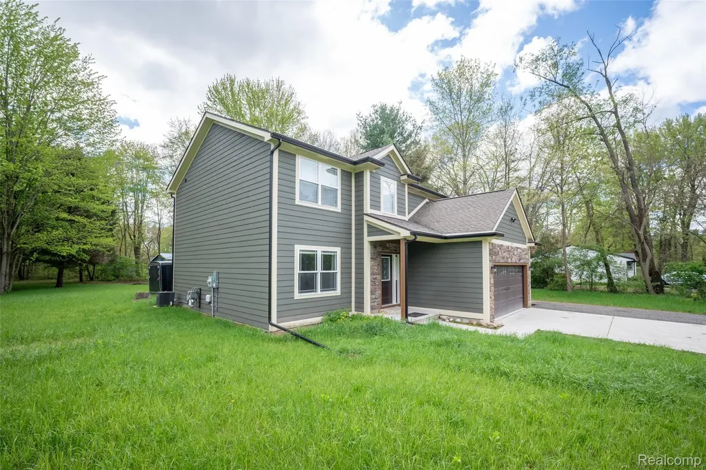 11913 Tuttle Hill Road Augusta Charter Township MI 48191
