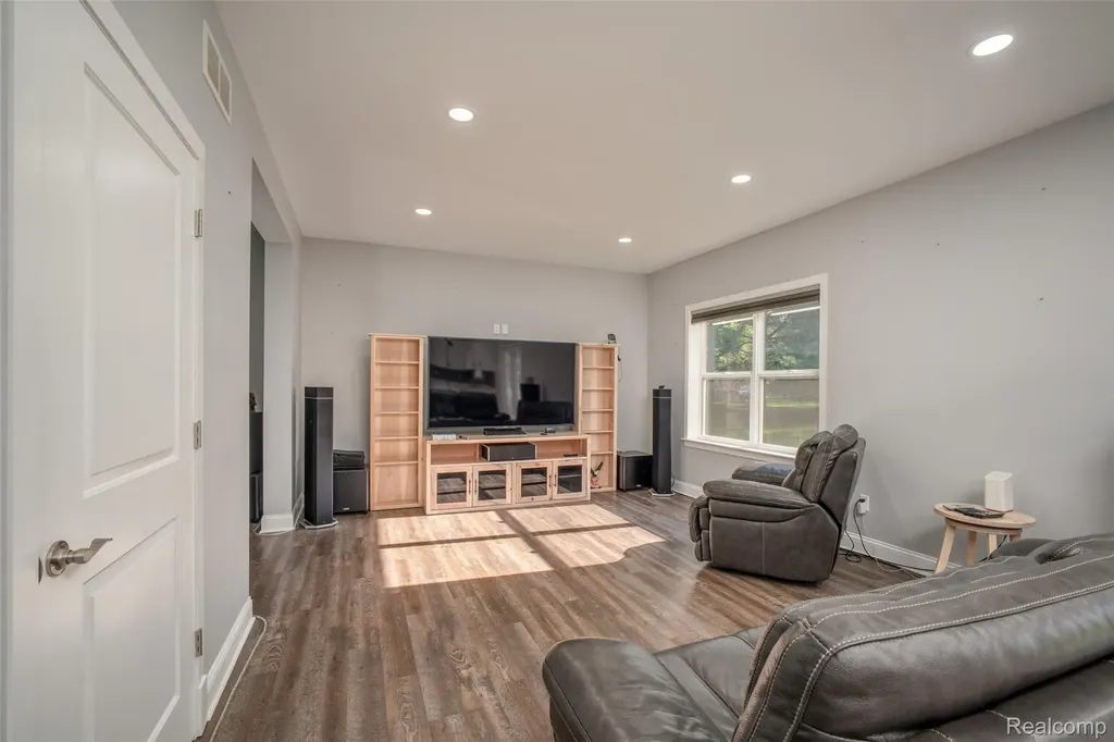 11913 Tuttle Hill Road Augusta Charter Township MI 48191