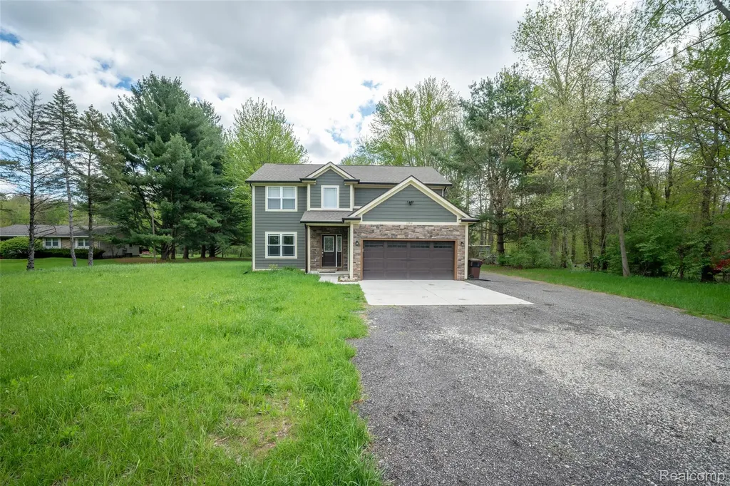 11913 Tuttle Hill Road Augusta Charter Township MI 48191