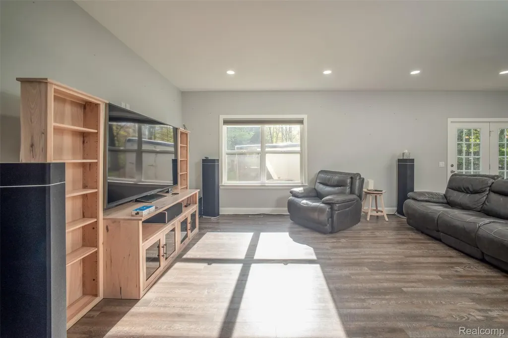 11913 Tuttle Hill Road Augusta Charter Township MI 48191
