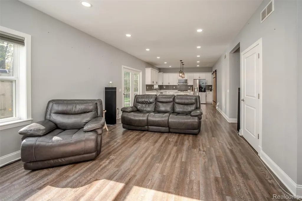 11913 Tuttle Hill Road Augusta Charter Township MI 48191