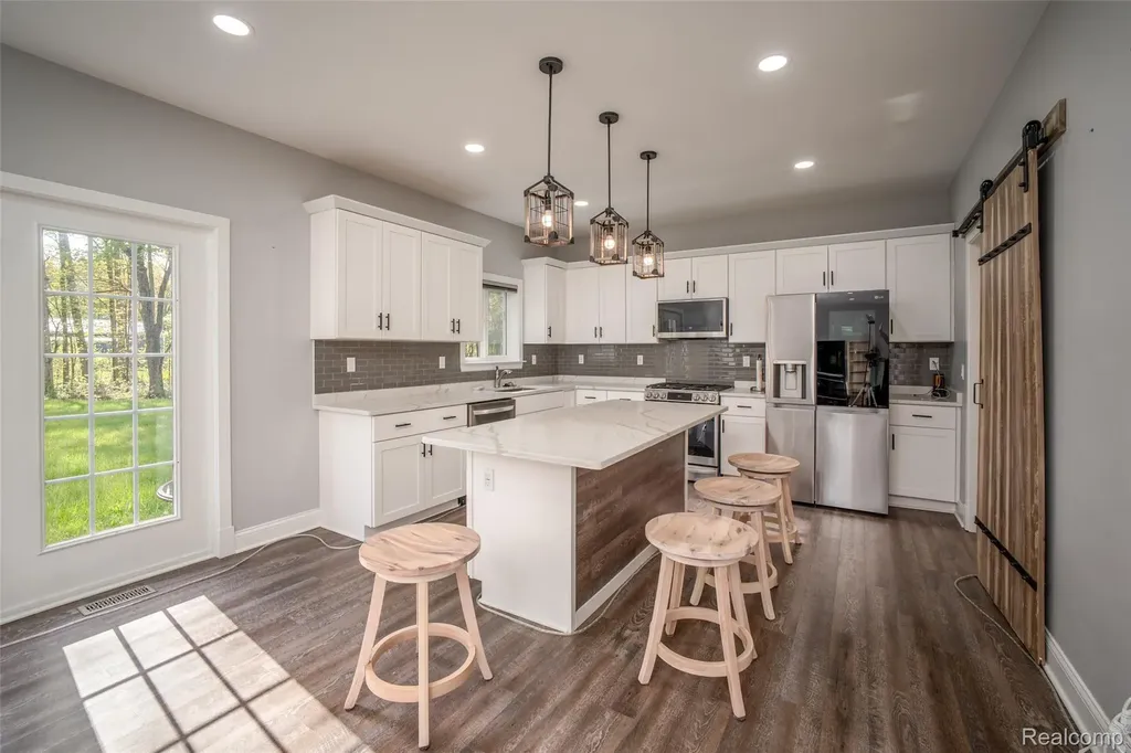 11913 Tuttle Hill Road Augusta Charter Township MI 48191