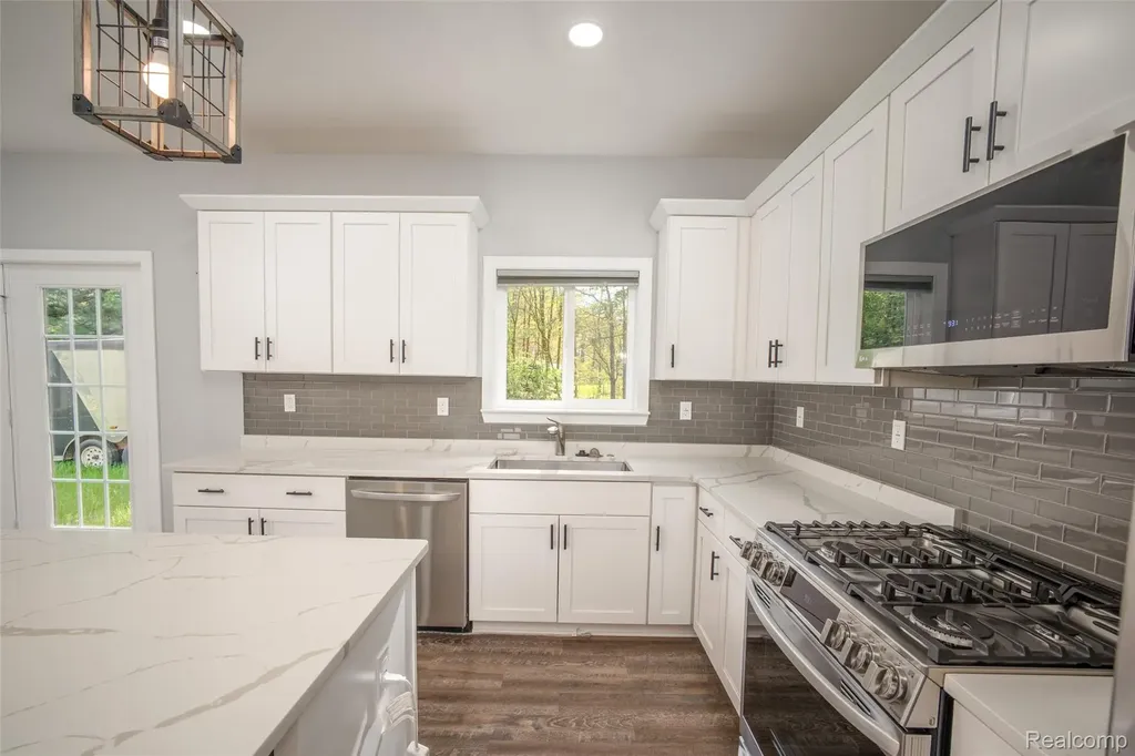 11913 Tuttle Hill Road Augusta Charter Township MI 48191