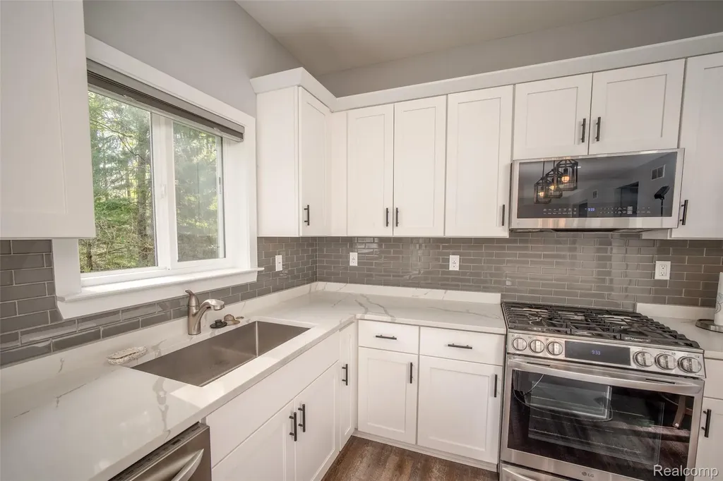 11913 Tuttle Hill Road Augusta Charter Township MI 48191