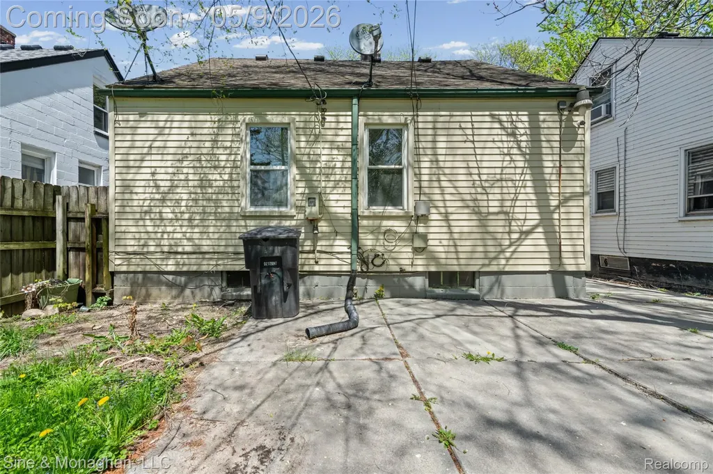 8845 Canyon Street Detroit City MI 48236