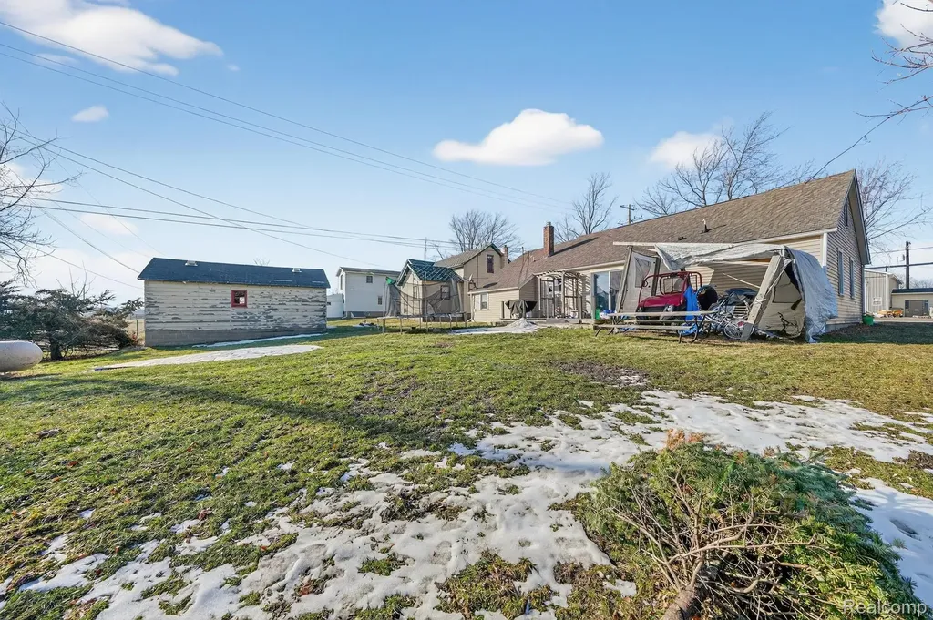 6015 Jeddo Road Grant Township MI 48032