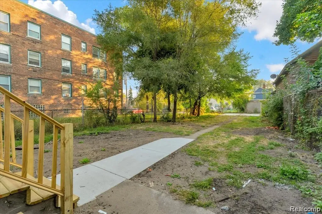 2012 Hubbard Street Detroit City MI 48209
