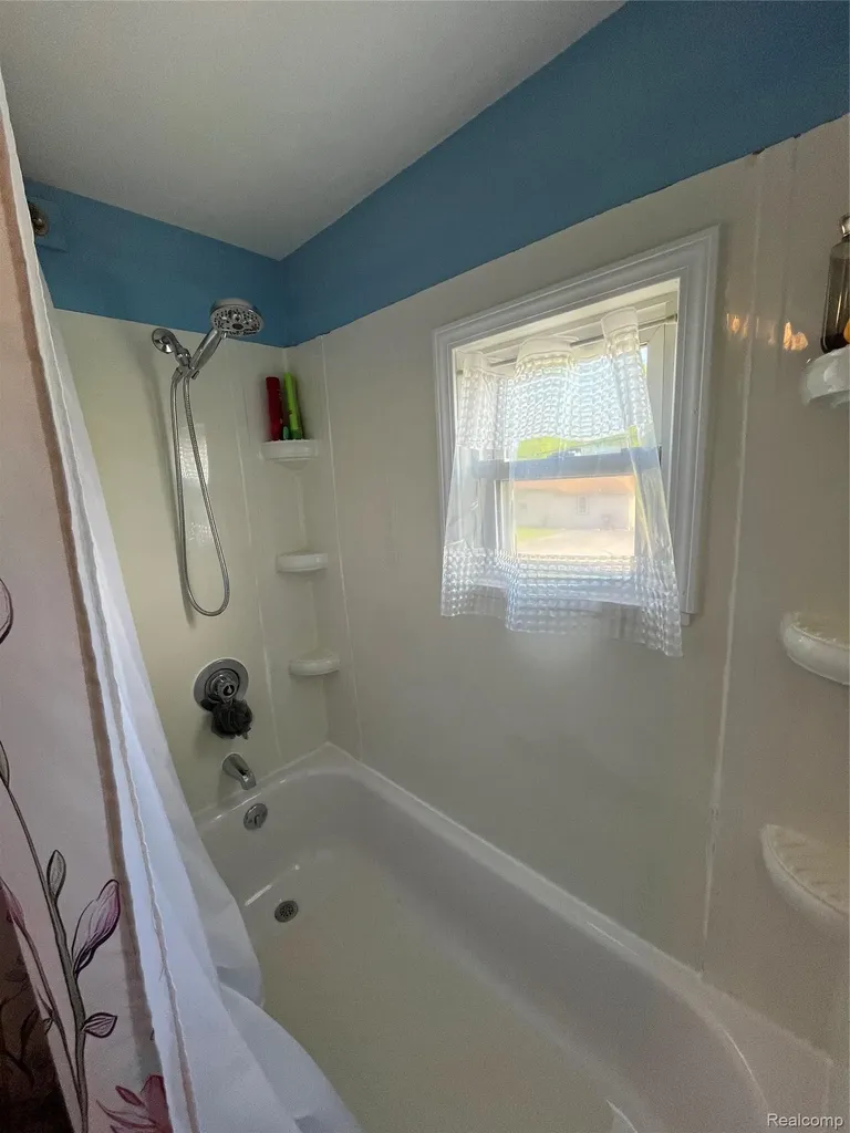 12660 Grafton Road Ash Township MI 48117