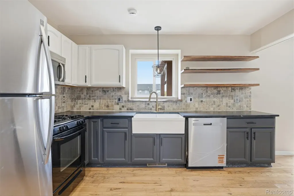 30179 Kim Lane 5 Romulus City MI 48174