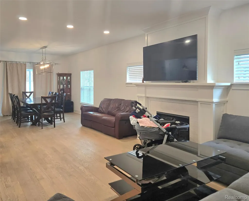 2220 Barrett Avenue Royal Oak City MI 48067