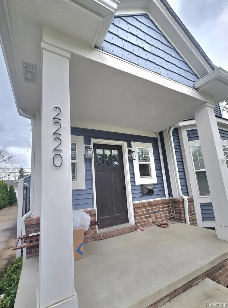 2220 Barrett Avenue Royal Oak City MI 48067
