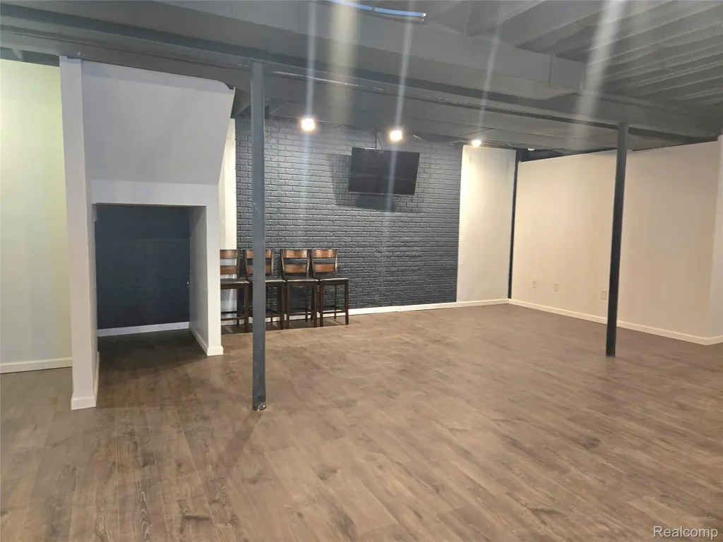 2220 Barrett Avenue Royal Oak City MI 48067
