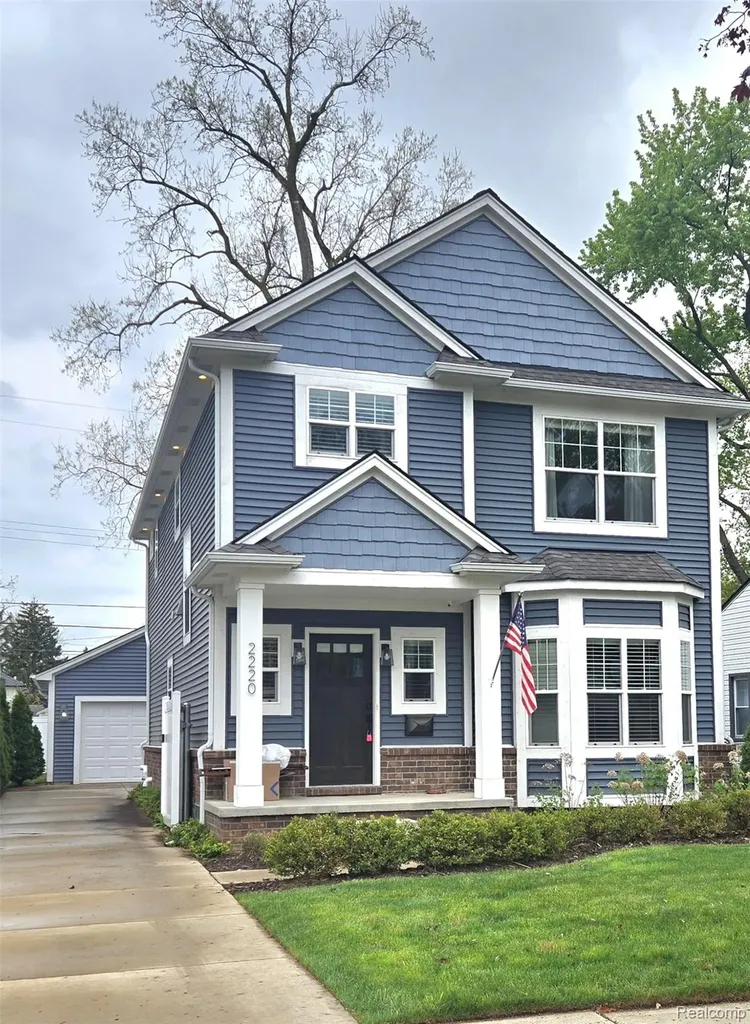 2220 Barrett Avenue Royal Oak City MI 48067