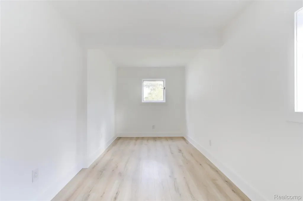27740 Bohnhoff Street Roseville City MI 48066