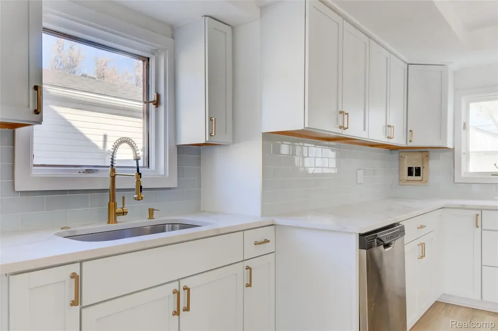 27740 Bohnhoff Street Roseville City MI 48066