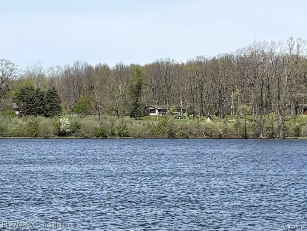 Transfer Parcel B Oak Leaf Lane Howell Township MI 48855