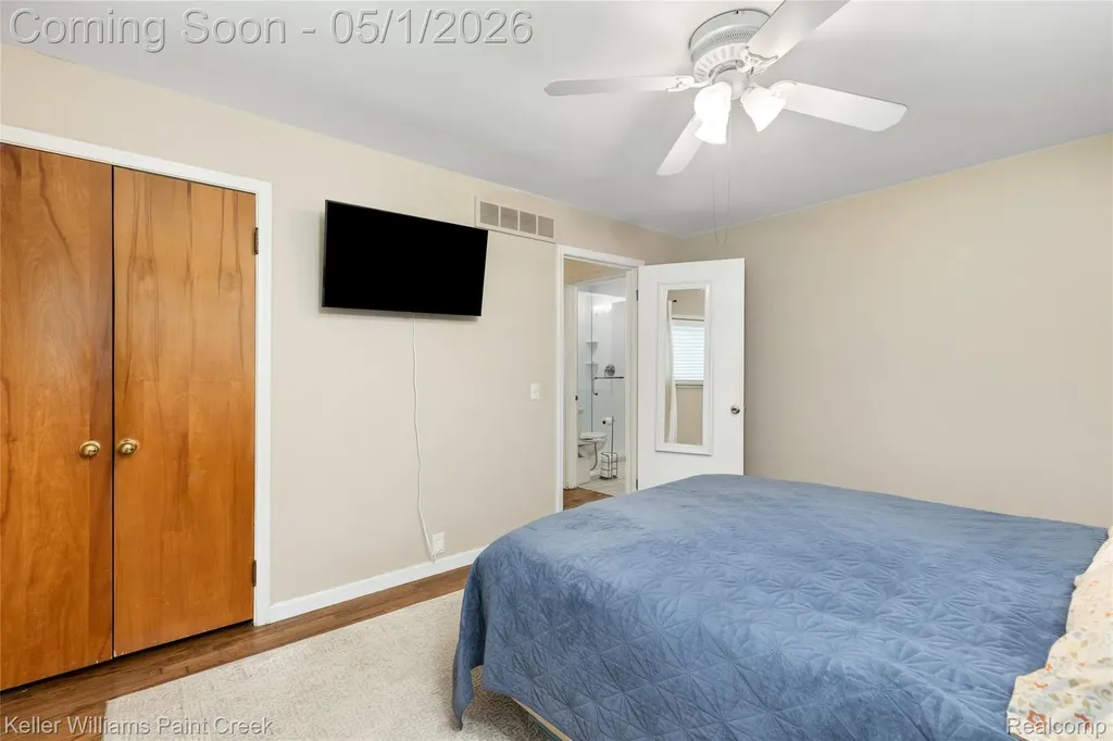 17469 Doris Fraser City MI 48026