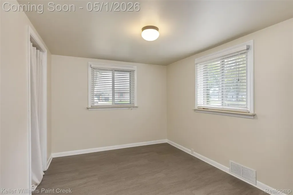 17469 Doris Fraser City MI 48026