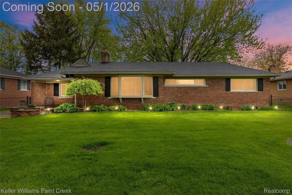 17469 Doris Fraser City MI 48026