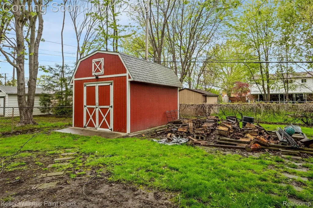 17469 Doris Fraser City MI 48026