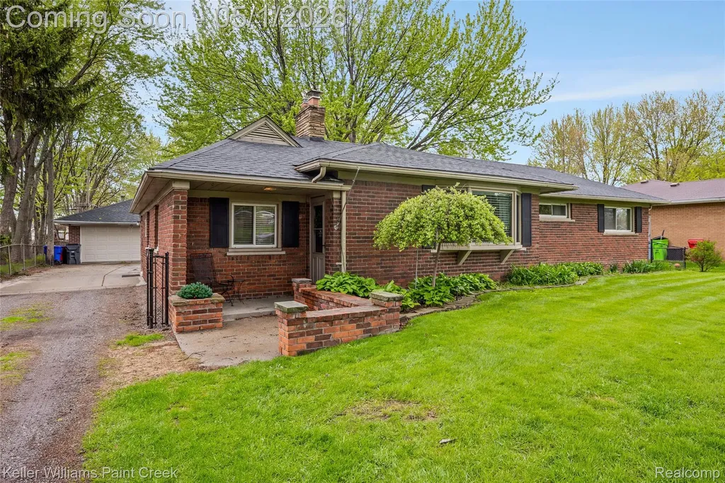 17469 Doris Fraser City MI 48026