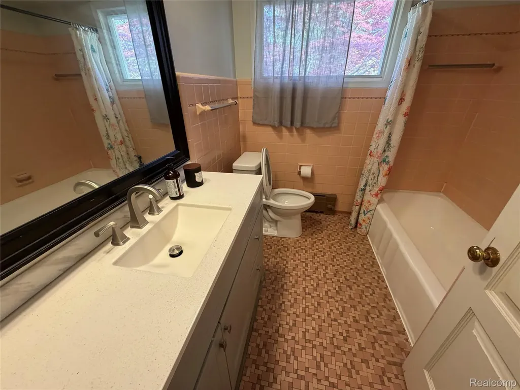 28147 Wildwood Trail Farmington Hills City MI 48336