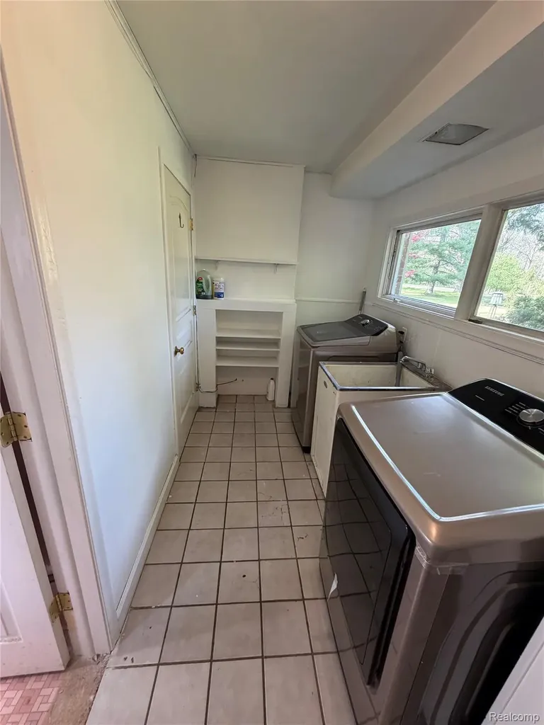 28147 Wildwood Trail Farmington Hills City MI 48336