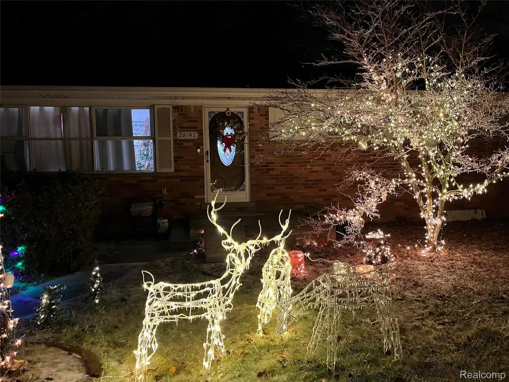 28147 Wildwood Trail Farmington Hills City MI 48336