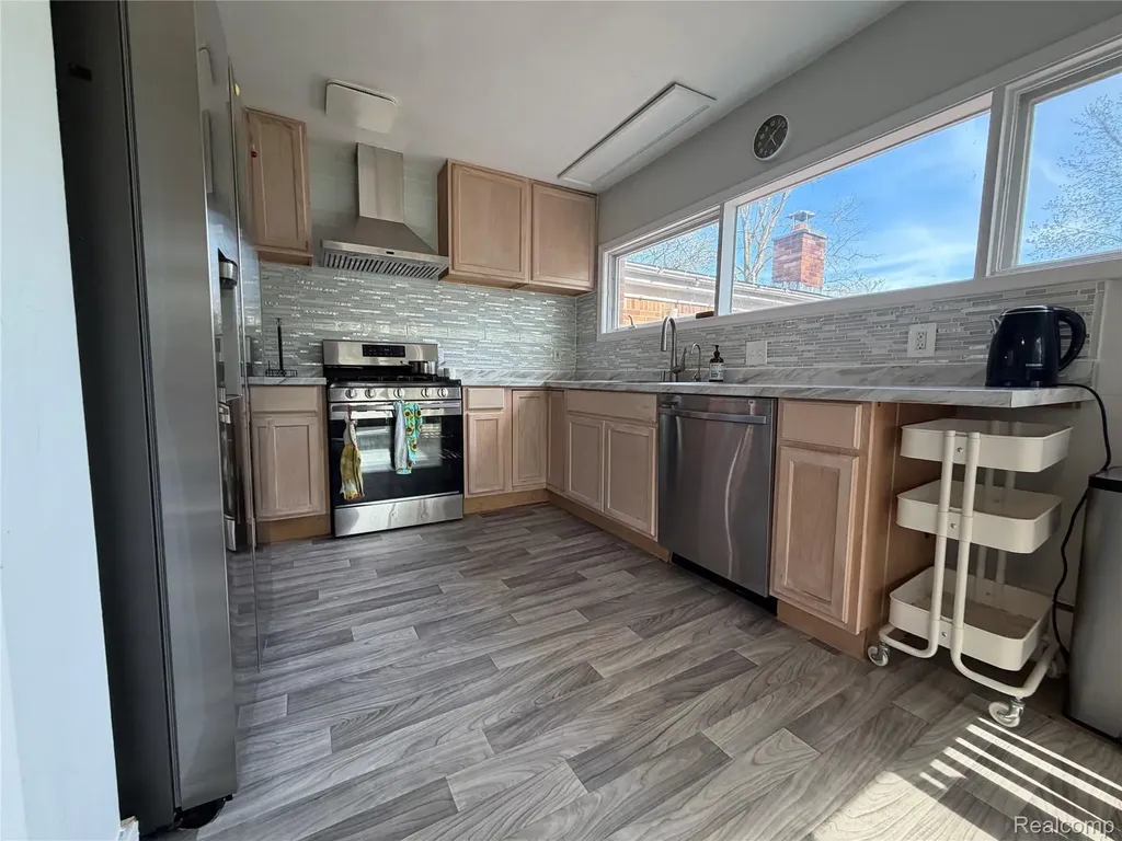 28147 Wildwood Trail Farmington Hills City MI 48336