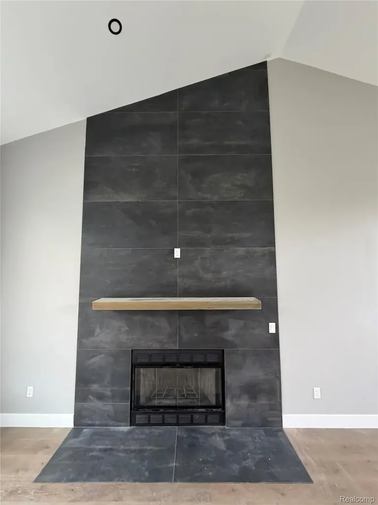 5140 Woodrun Court West Bloomfield Charter Township MI 48323