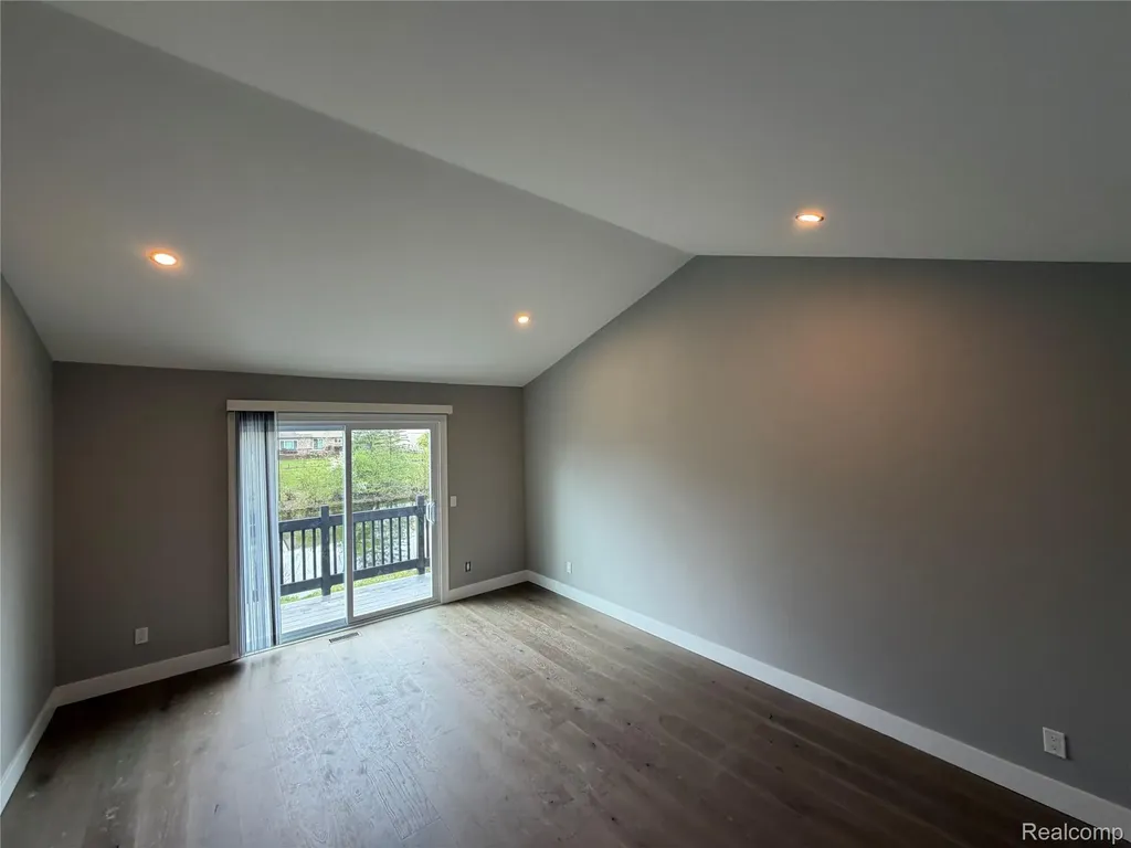 5140 Woodrun Court West Bloomfield Charter Township MI 48323