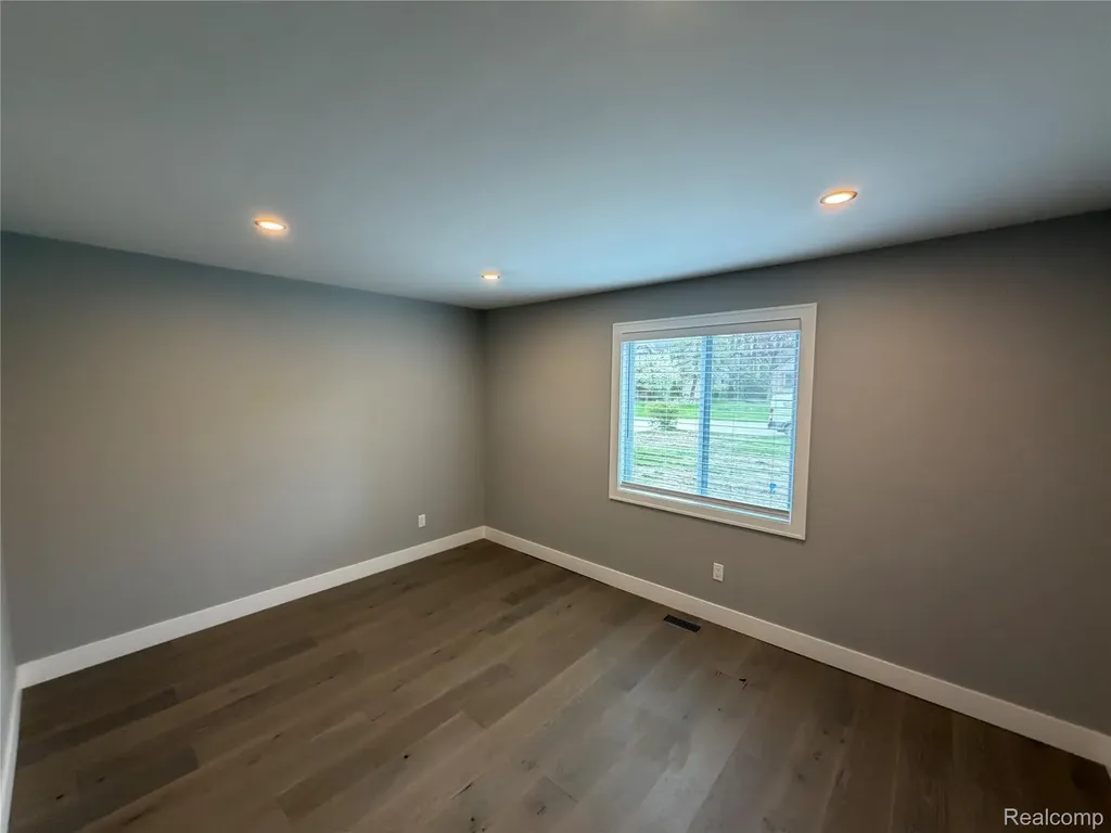 5140 Woodrun Court West Bloomfield Charter Township MI 48323
